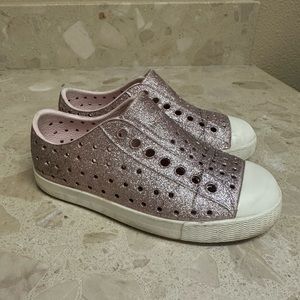 Size 9 light pink sparkle natives